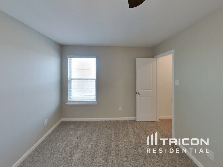 Building Photo - 1441 Palamedes Dr