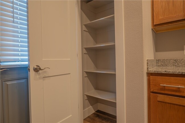 Building Photo - 1723 Booker Cir