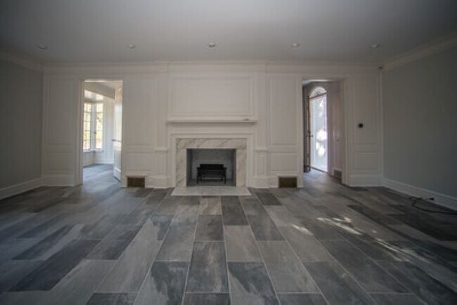Building Photo - 727 S Perkins Rd