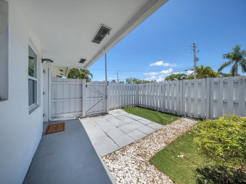 Building Photo - 2019-2023 NE 15th Ave