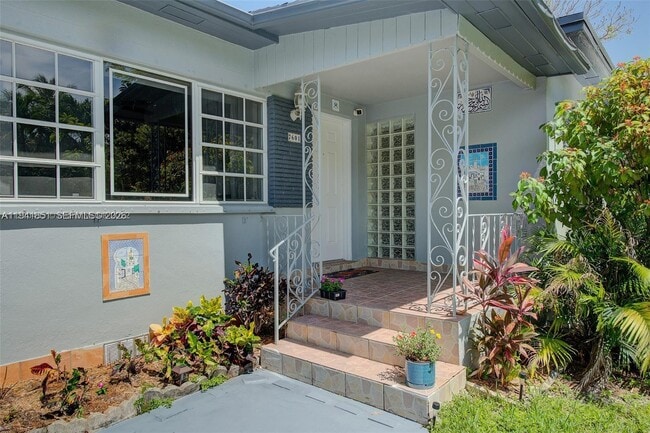 Building Photo - 7601 SW 59th Ct