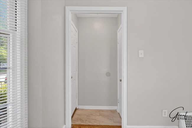Building Photo - $1600 3 bedroom Redford bungalow