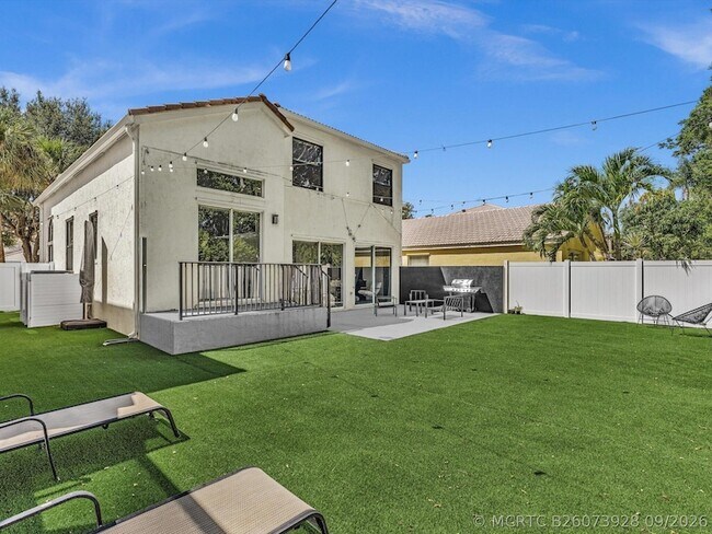 Building Photo - 7834 Oak Grove Cir