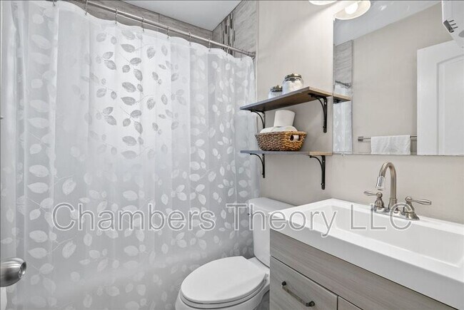 Building Photo - 12204 Bond St