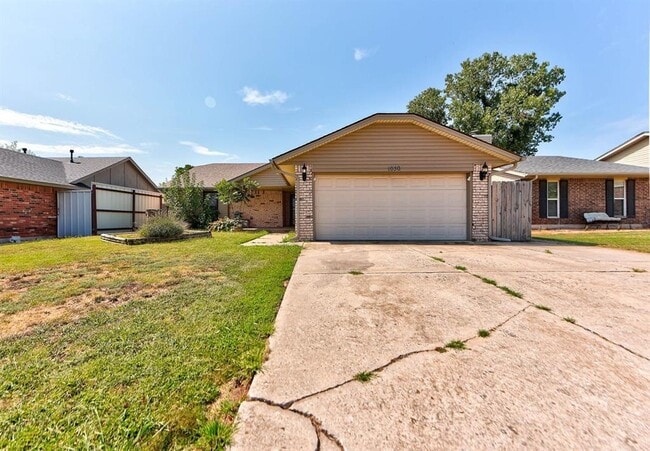 Building Photo - 1030 Walsh Ln