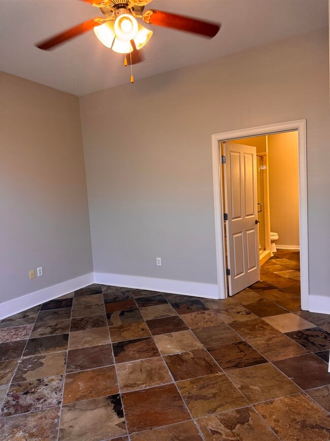 Building Photo - 620 Tennessee St