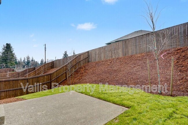 Building Photo - 2618 Mount St Helens Ave SE