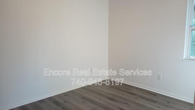 Building Photo - 865 Beech Ct