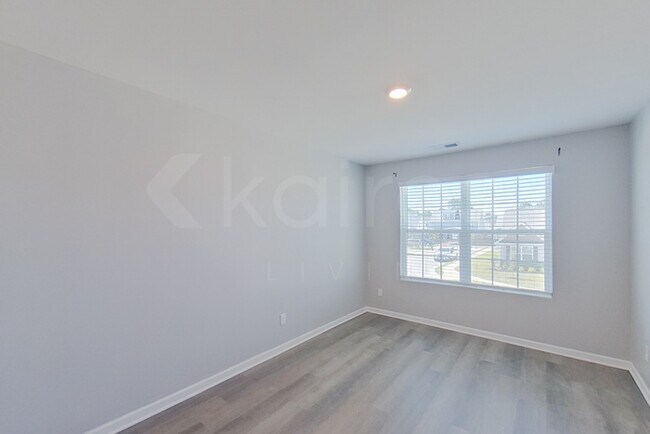 Building Photo - 35 E Luminous Way