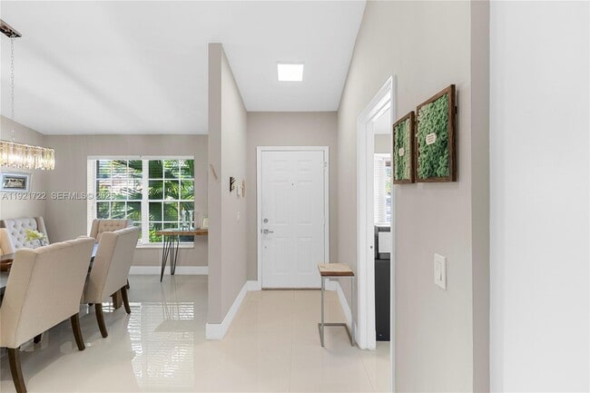 Building Photo - 19648 Back 9 Dr