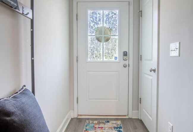 Building Photo - 751 Jacobs Millpond Rd