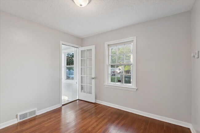 Building Photo - 3902 E Antisdale Rd