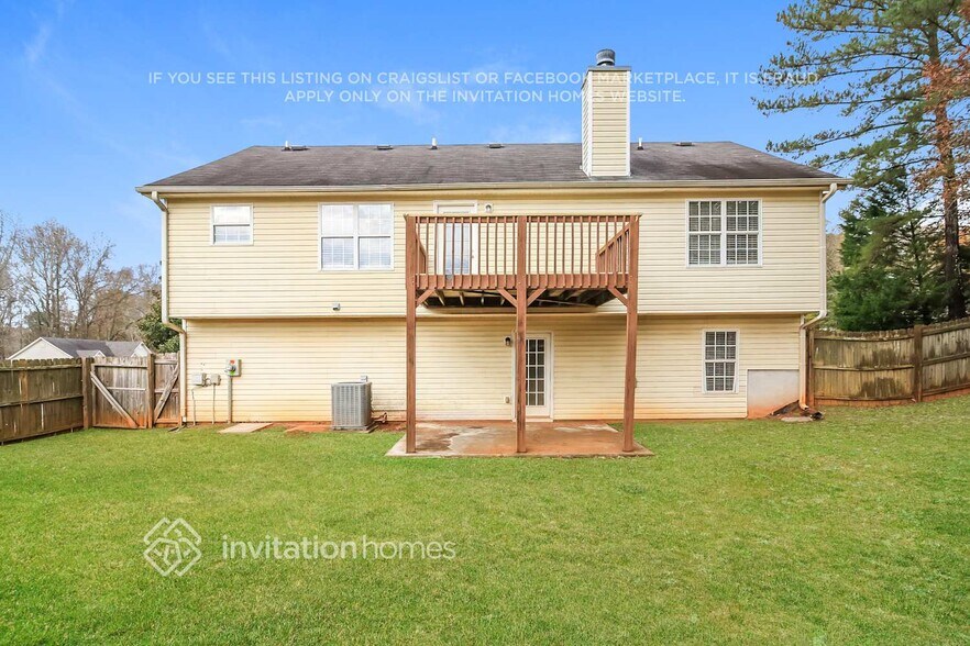 Building Photo - 300 Fieldstone Ln