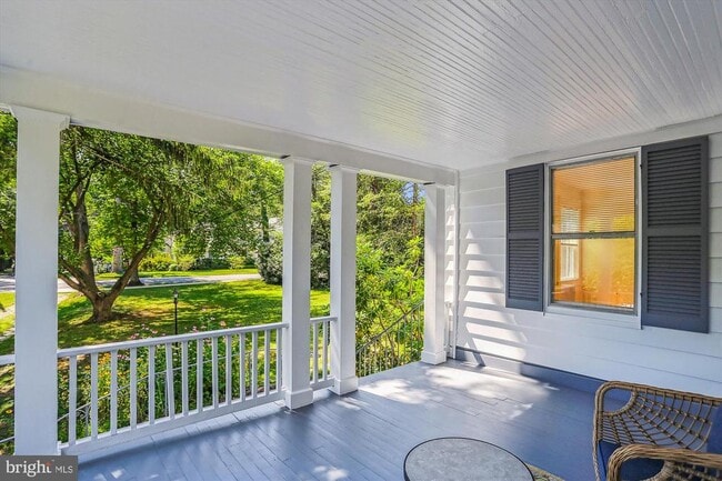 Primary Photo - 8901 Montgomery Ave