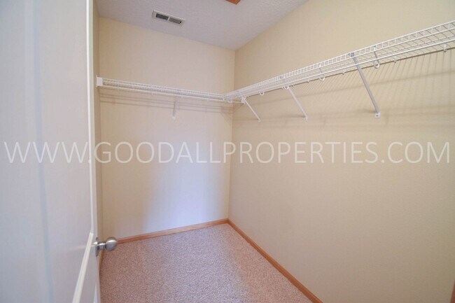 Building Photo - 4319 153rd St