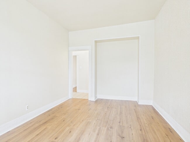 Building Photo - 5328 S Calumet Ave
