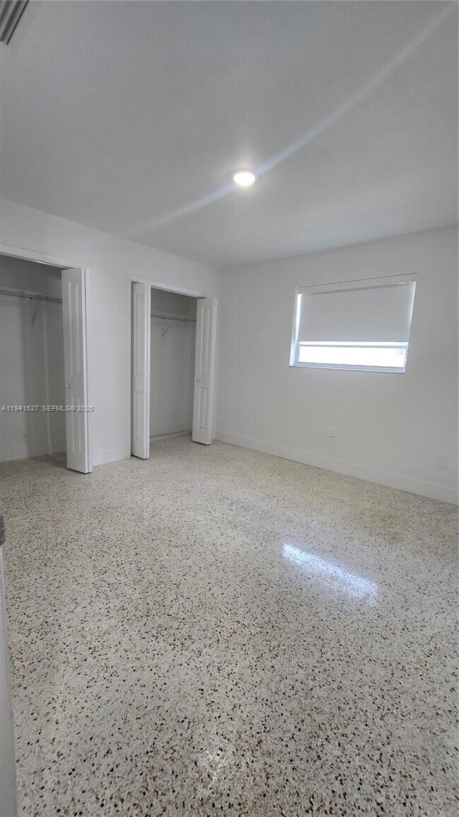 Building Photo - 3312 SW 24th Ter