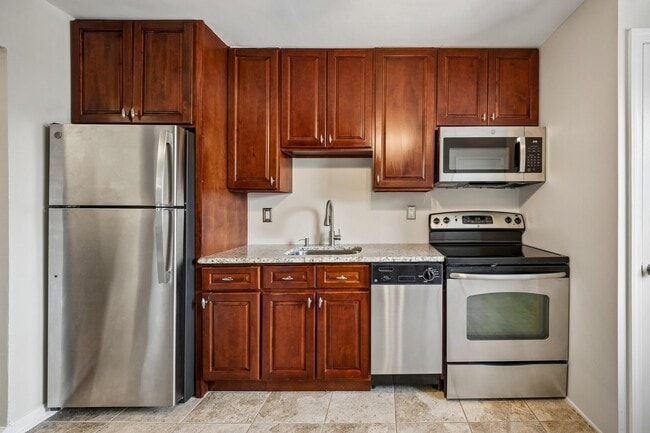 Building Photo - 69B Troy Dr