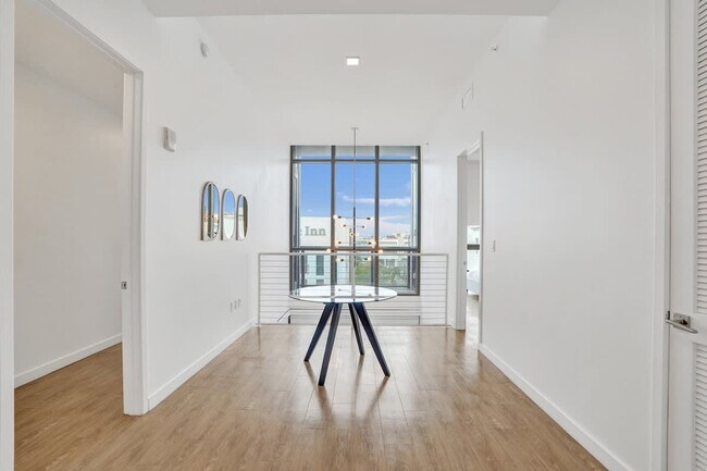 Building Photo - 1220 17th St