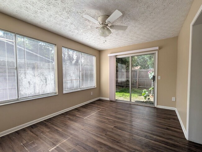 Building Photo - 6038 mh