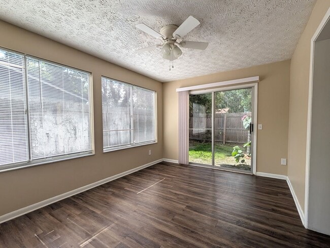 Building Photo - AVAILABLE NOW!! VERY LARGE, 3 Bedroom 2 Bath in convenient Westside location - Close to NAS and I...