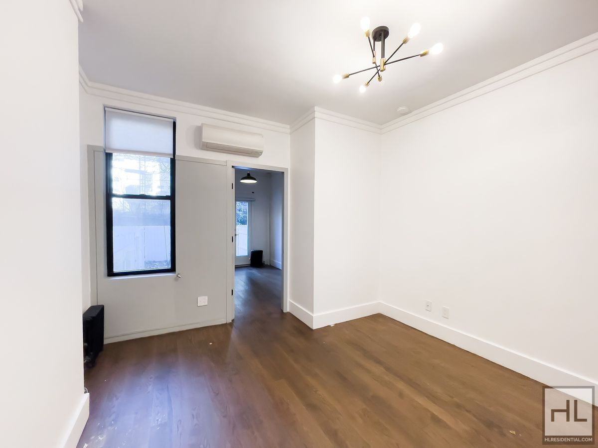 Building Photo - Carroll Gardens 3-Bed 1 Bath