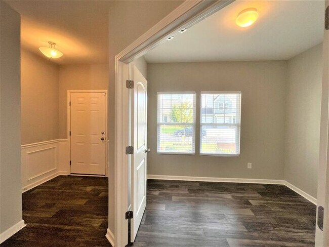 Building Photo - Newer Home in Reedy Fork, SS Appliance, Gr...