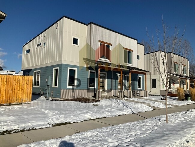 Building Photo - 4724 Giada Dr