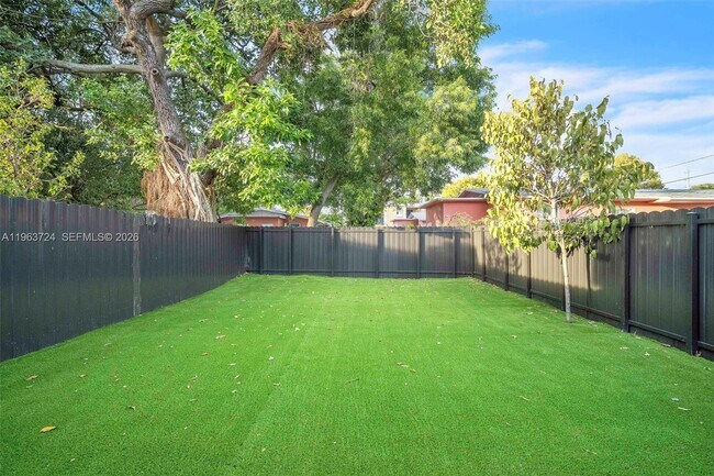 Building Photo - 919 NW 55th St