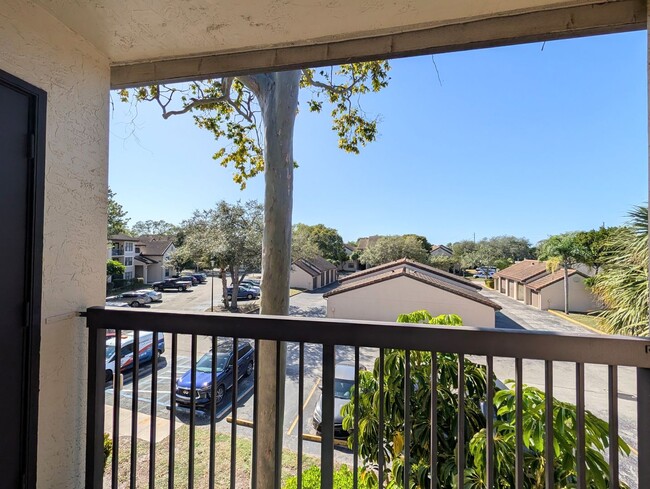 Building Photo - Charming 1 Bedroom / 1 Bathroom Condo – Pompano Beach