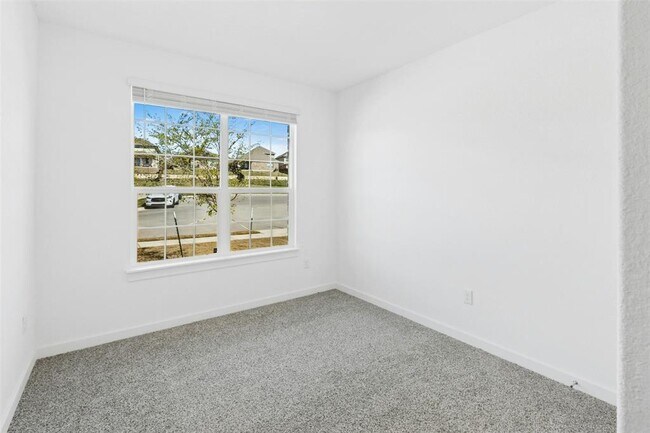 Building Photo - 2124 Ridge Runner Dr