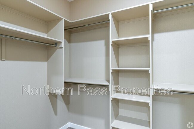 Building Photo - 9779 McCombs St