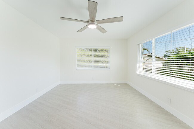 Building Photo - 323 Spanish River Blvd