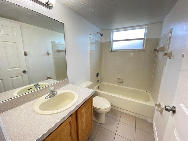 Building Photo - 2751 N Poinciana Blvd