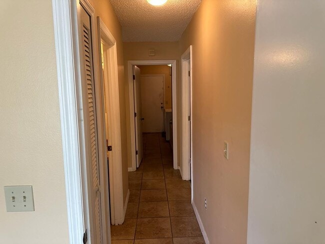 Building Photo - 9869 Aloma Bend Ln