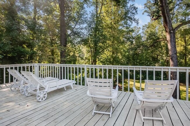 Building Photo - Druid Hills Hidden Gem! 4Bed-3 Bath, Hardwood Floors, Available NOW!