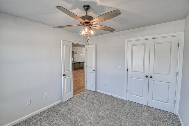 Building Photo - Beautiful Home in Summit Lakes!