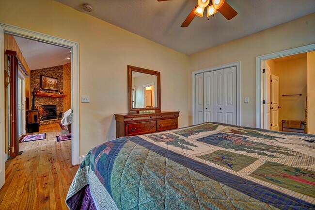 Building Photo - 329 Arrowood Pointe