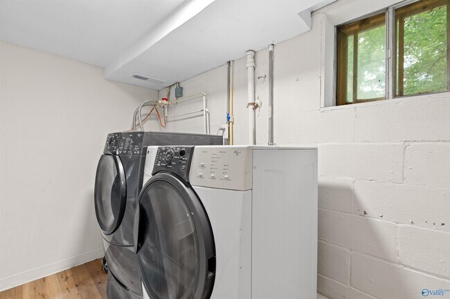 Building Photo - 285 Ruby Dr