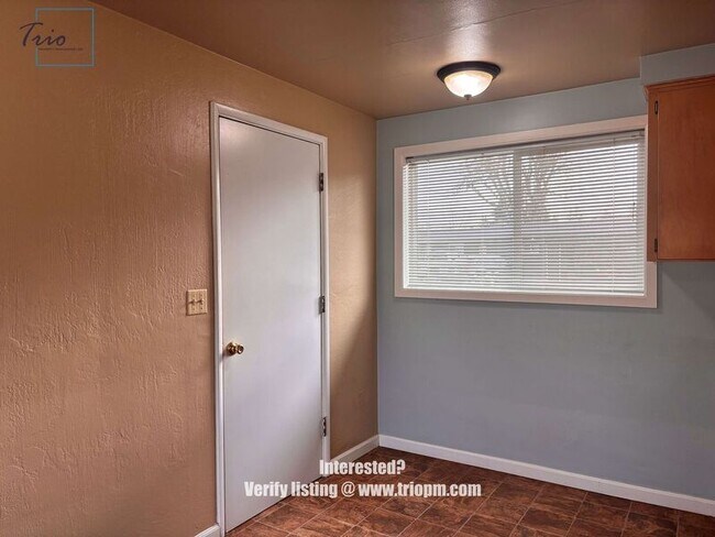 Building Photo - 1663 Larkspur Loop