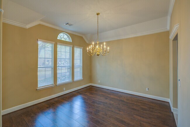 Building Photo - 6227 Clear Canyon Dr