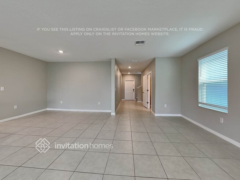 Building Photo - 2381 Jungle Dr