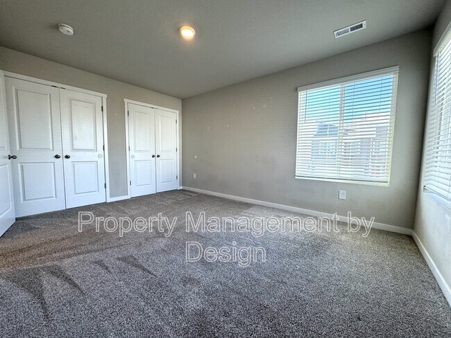 Building Photo - 9788 Crestview Dr