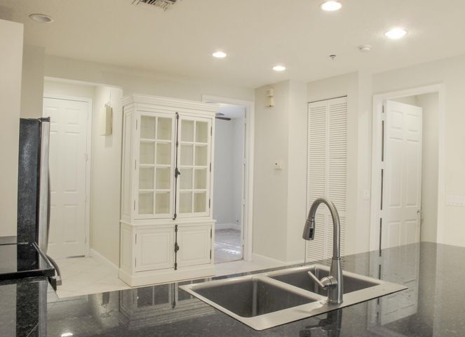 Building Photo - 124 Jesup Ln