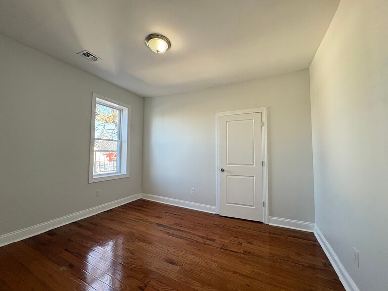 Building Photo - 161 Bergen Ave