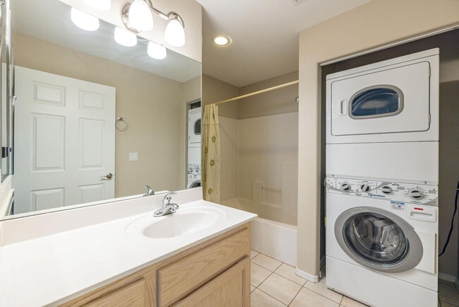 Building Photo - 16357 E Arrow Dr