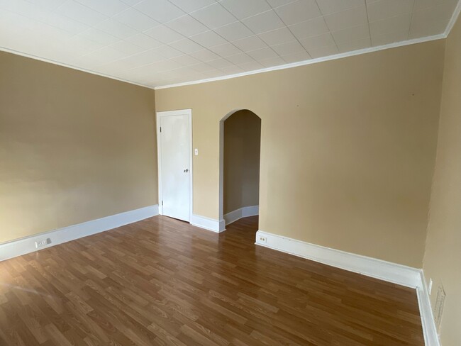 Living Room, hallway to kitchen - 214 Rochelle Ave