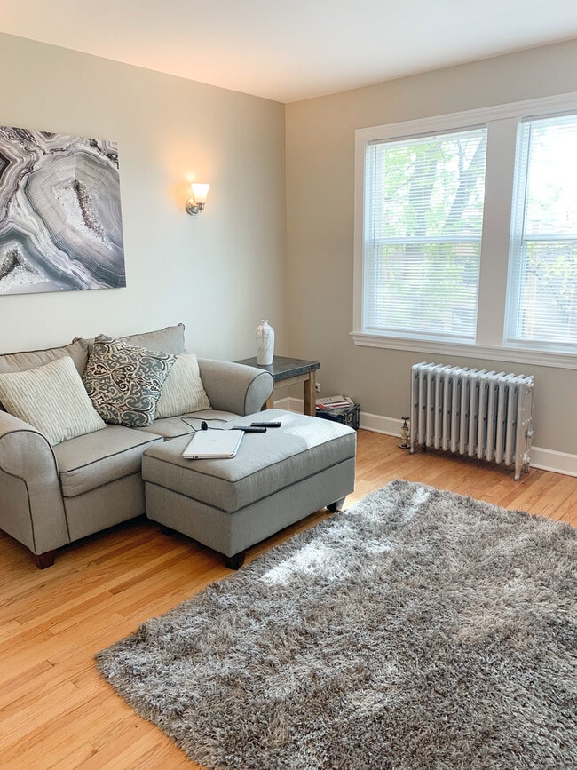 Building Photo - 1921 Grove Ave