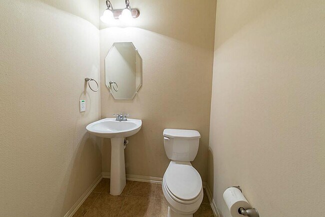 Building Photo - 28114 Helmsman Knolls Dr