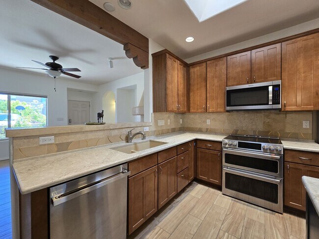 Building Photo - 7112 Calientito Loop